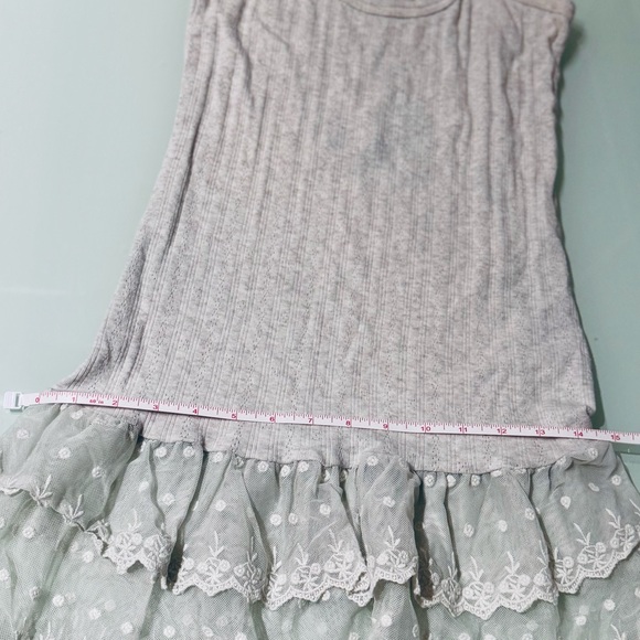 Super Cute Beige Lace Ruffle Camisole - Picture 5 of 9